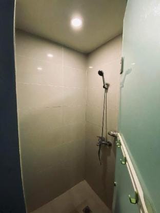 Game Room and Netflix in Congressional ave. Apartment in Quezon City