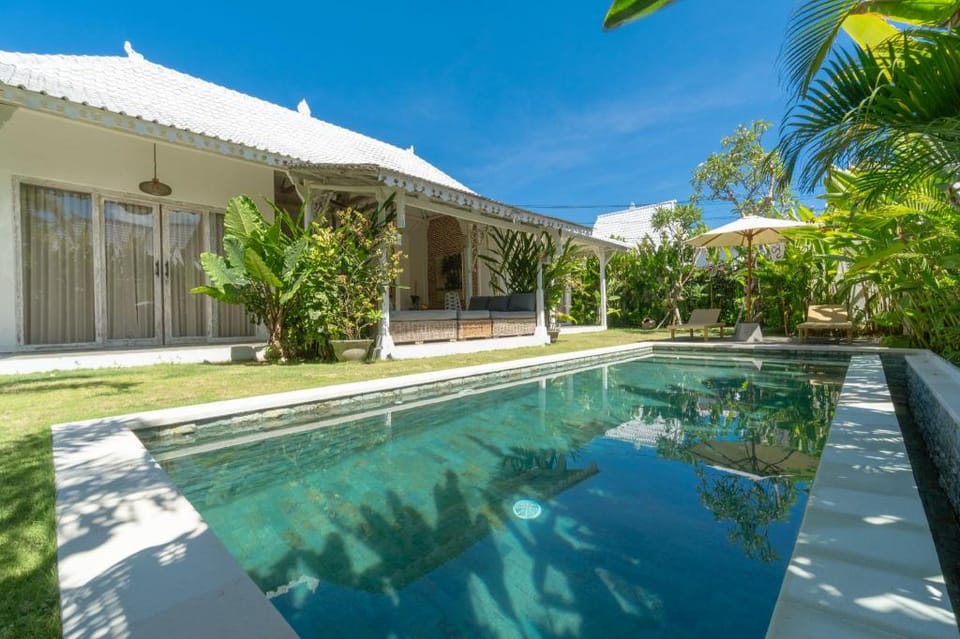 Il Vicolo Art Villas - 150m to Bingin Beach Hotel in Bali