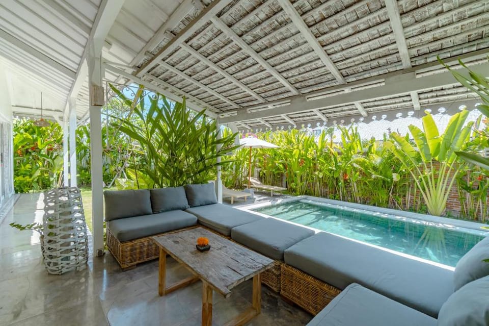 Il Vicolo Art Villas - 150m to Bingin Beach Hotel in Bali