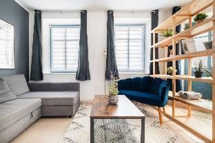 Loft with Gym • Kitchen ,WiFi , Free Parking Apartment in Berlin