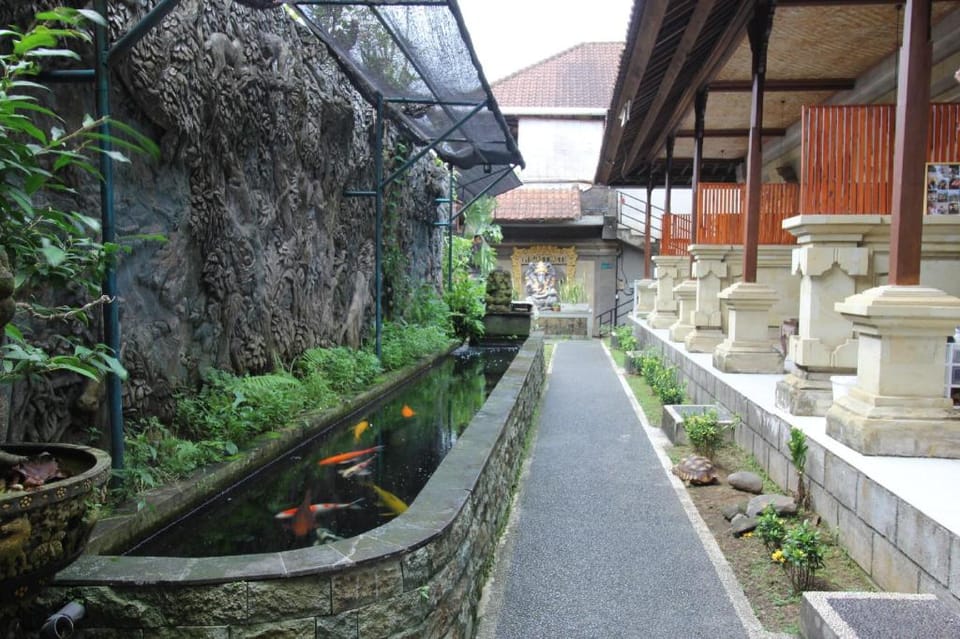 Belvilla Ratna Resort Ubud Palace Hotel in Sukawati
