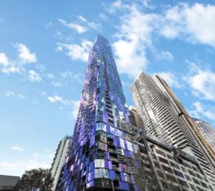 Lumina Stays - Lighthouse Apartment in Melbourne