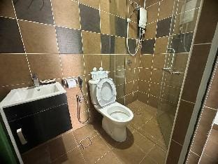 KSL City Mall with free Netflix 6pax@ 2 Carparks Vacation rental in Johor Bahru