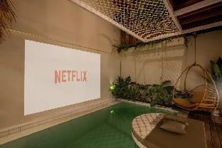 Ninety SECS to beach-Pool Loft W/cinema+Netflix Vacation rental in Bali