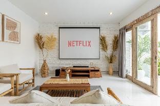 Six mins to the beach-3BD w/MovieTheatre and Yoga Vacation rental in North Kuta