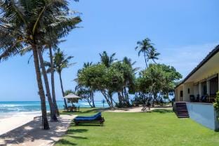 South Point Villa - Beach Front 3 bedrooms villa Villa in Ahangama