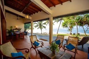 South Point Villa - Beach Front 3 bedrooms villa Villa in Ahangama