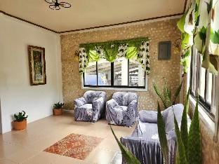 Oslob Beach House in Gated Property Vacation rental in Oslob