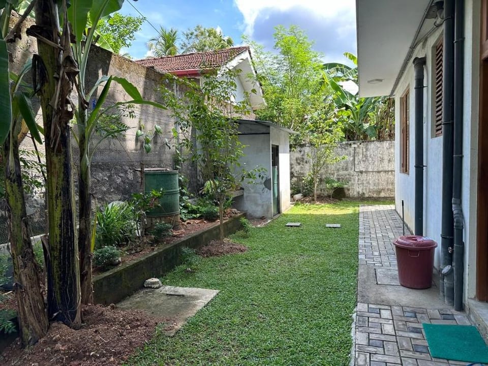 Beauty World Villa - Gampaha Villa in Western Province