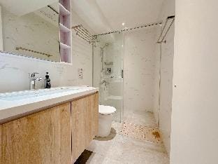 Mar-exclusive/ Designer House MRT5min科技大樓站/免走樓梯附陽台 Apartment in Taipei City
