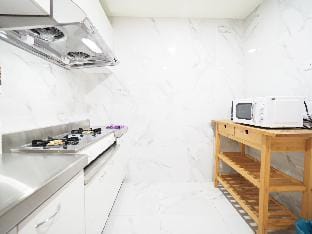 Mar-exclusive師大夜市步行1分鐘/距離NTNU大學只要30秒/4房3衛浴/獨立出入口 Apartment in Taipei City