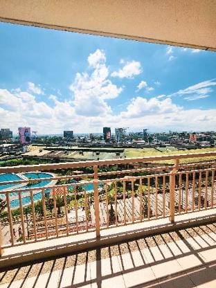 1br unit facing amenities view Apartment in Makati