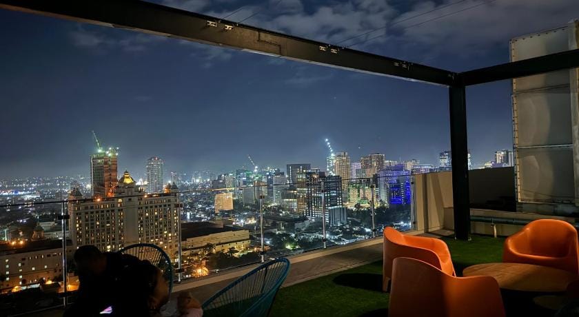 Studio Unit 5 Mins to IT Park w/ Pool|Wifi|Netflix Apartment in Lapu-Lapu City