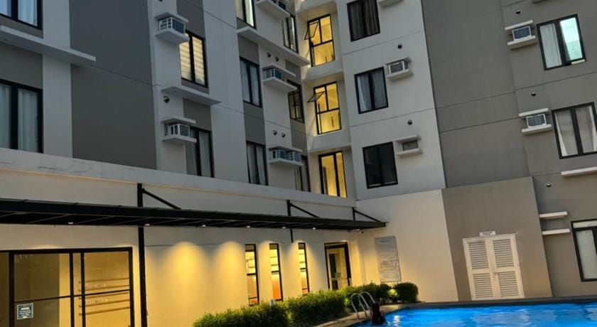 Studio Unit 5 Mins to IT Park w/ Pool|Wifi|Netflix Apartment in Lapu-Lapu City
