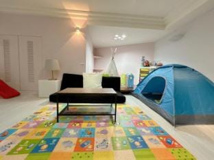 Mar-exclusive/ near No. 101/附童書與玩具｜小孩超愛/近吳興街北醫 Apartment in Taipei City