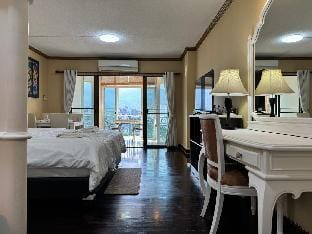 Doi Suthep Mountain and City view room. Apartment in Chiang Mai