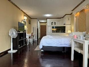 Doi Suthep Mountain and City view room. Apartment in Chiang Mai