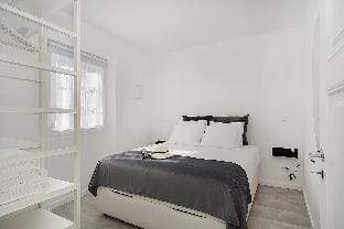 Stylish&Luminous, 2 Queen Beds, historic w/terrace Vacation rental in Evora