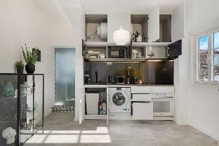 Stylish&Luminous, 2 Queen Beds, historic w/terrace Vacation rental in Evora