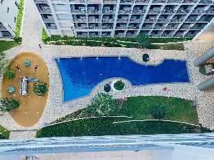 Royal Cozy Lounge l Hyatt Feels Pasay Moa 50mbps Vacation rental in Pasay
