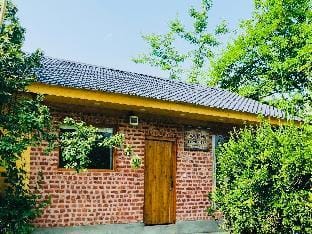 Nigeen Vista Lakeside Chalet Villa in India