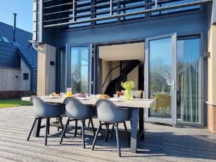 Water Villa in Balk by Frisian Lakes Vacation rental in Friesland, Netherlands