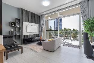 Luxury & Stylish Studio - JVC Vacation rental in Dubai