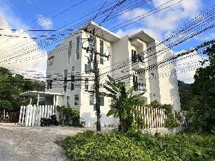 Lakeside - 2 bedroom Direct Pool Access Apartment in Kamala