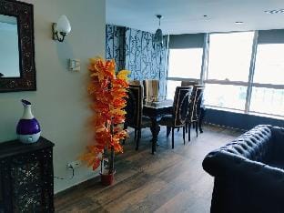 Centaurus Mall Vista: Luxe 3-Bed Margalla View! Apartment in Islamabad