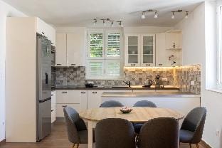 Bliss Apartment near Bellevue beach Apartment in Dubrovnik