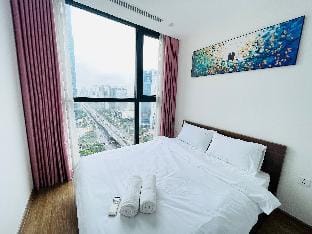 May Housing - 1BR Vinhomes Skylake View Keangnam Apartment in Laos