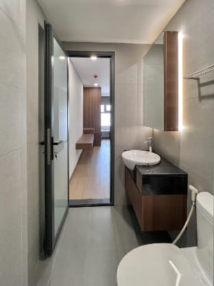 Cozy 2-Bedroom with balcony @Free Pool*Gym*Netflix Apartment in Ho Chi Minh City