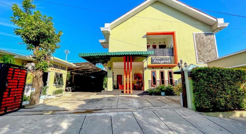 Wisma Anugerah Redpartner Near Masjid Zayed Solo Hotel in Special Region of Yogyakarta