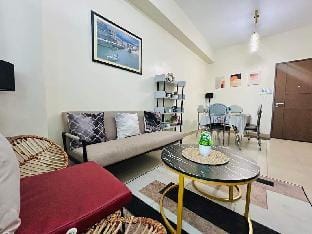 Lafayette Iloilo Cozy 1BR Condo w/ terrace Apartment in Iloilo City