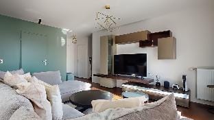 Spacious and luxurious apartment close to Paris Vacation rental in Île-de-France