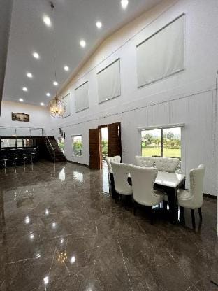 Splendid 4BR Luxury Farmhouse with Swimming Pool Vacation rental in Noida