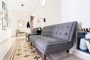 Style and Comfort In Airy Apartment Near Colosseum Apartment in Rome