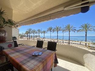 R151 - APART. BEACHFRONT Apartment in Baix Penedès