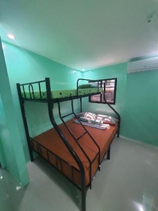 Divine's Crib, Fully Airconditioned! Vacation rental in Angeles