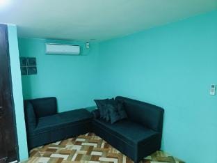 Divine's Crib, Fully Airconditioned! Vacation rental in Angeles
