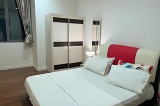 15mins to KLCC, 5mins to Metro Vacation rental in Federal Territory of Kuala Lumpur