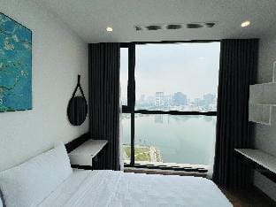 Vinhomes Skylake/ 2BR- LAKE VIEW Apartment in Laos