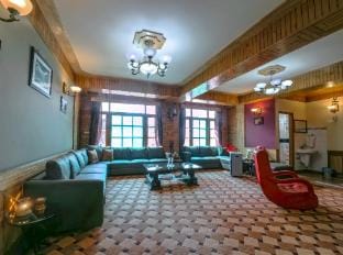 Plush drive-in Downtown Villa by Kalawati Homes. Villa in Shimla