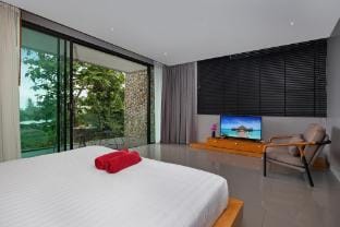 Stylish and Modern 4BR Pool Villa Gentle Breeze Villa in Kamala