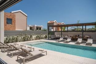 Sancy Luxury Villa I 400m beach, Heated* pool& Gym Villa in Crete
