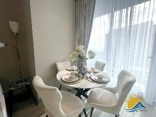 Chic 1BHK 10 mins from beach Apartment in Dubai