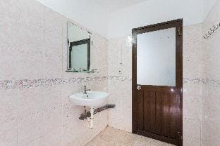 Apartment with window, 5 minutes to district 1 Apartment in Ho Chi Minh City