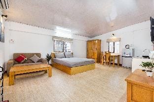 Apartment with window, 5 minutes to district 1 Apartment in Ho Chi Minh City