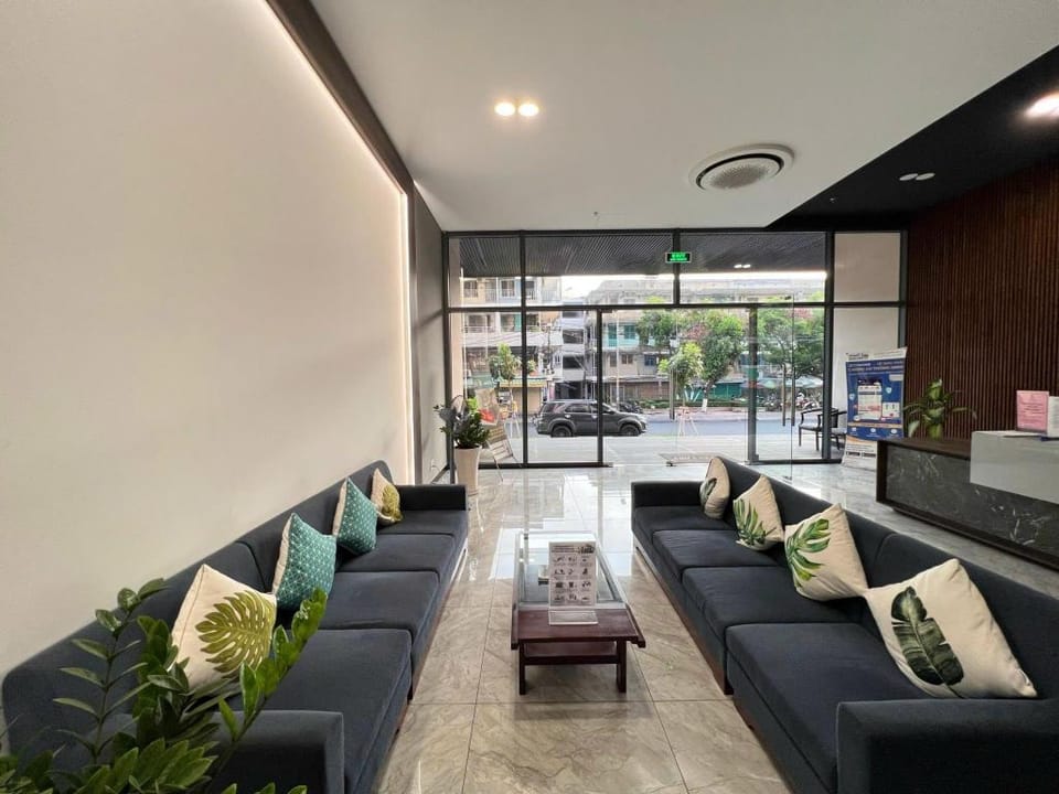 Elegant 2-Bedroom #FREE Pool*Gym*Netflix Apartment in Ho Chi Minh City