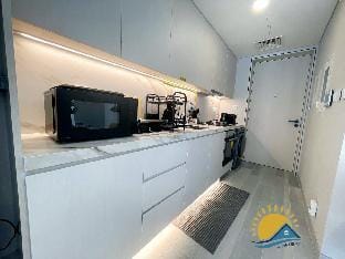Marina Gem: Chic & Cozy Studio, Balcony, 10min to Beach! Vacation rental in Dubai